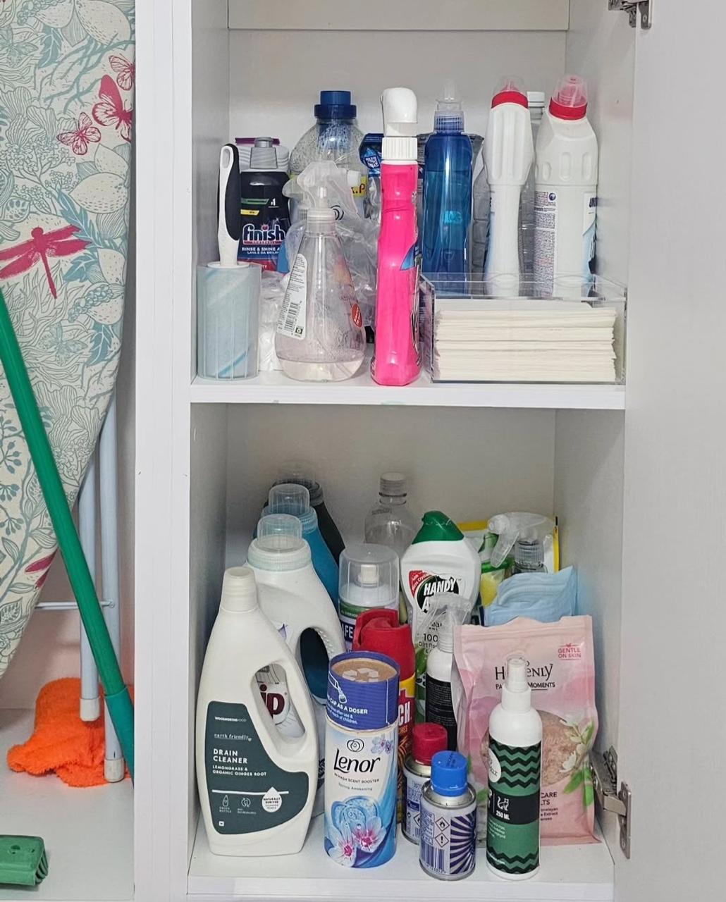 Laundry Storage Canister with Pourer 1.2l