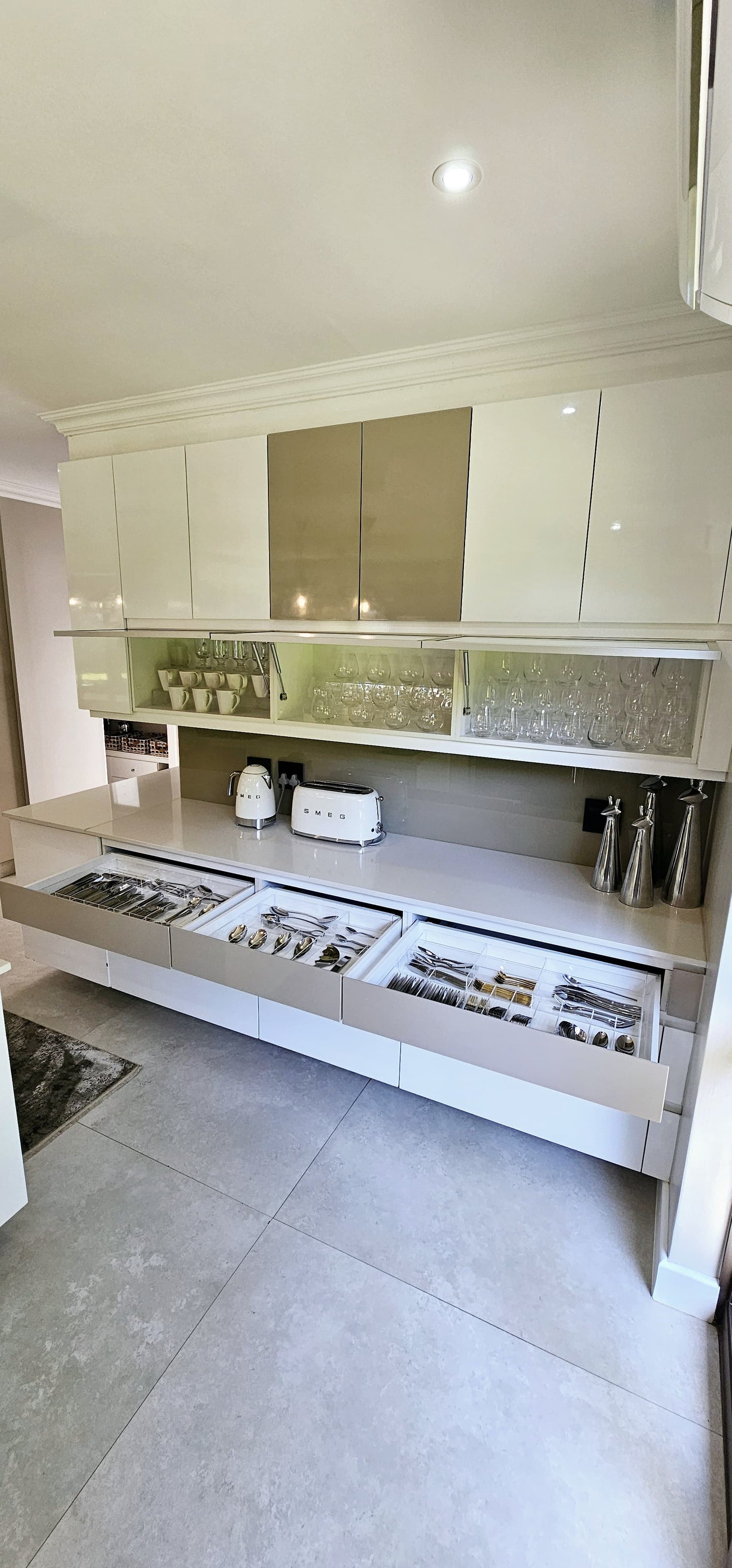 MK Premium Mug Master (2 Tier Stand)